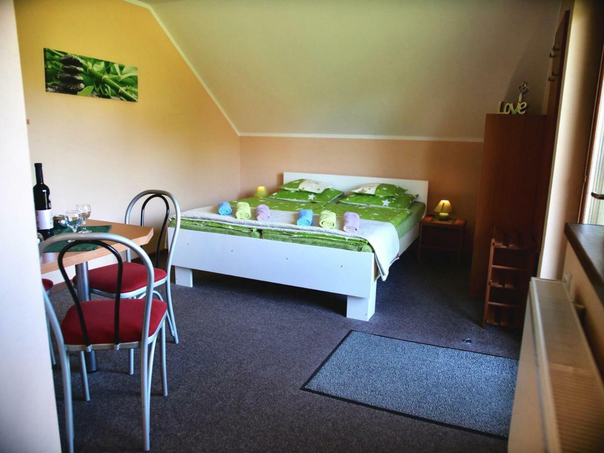 Apartmany U Slavky Besenova Ngoại thất bức ảnh